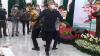 Buka Jafest, Teten Masduki bermain perepet jengkol di Gedung Sate. (Foto; Arif Budianto)