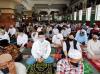 Pelaksanaan Salat Idul Fitri tersebut berbasis pada zonasi Pemberlakuan Pembatasan Kegiatan Masyarakat (PPKM) Mikro.  (Foto: MNC Media)