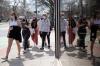 CDC Sebut Warga AS yang Sudah Divaksinasi Penuh Bisa Lepas Masker. (Foto : Reuters)