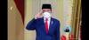 Kenakan Setelan Jas dan Peci, Jokowi Pimpin Upacara Penurunan Bendera Merah Putih
