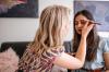 Make Up Artist (MUA) memiliki skill untuk merias wajah dan keahlian khusus (Ilustrasi)