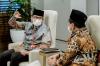 Sandiaga Uno bersama dengan Wagub Jawa Tengah Taj Yasin Maimoen (Kemenparekraf RI)