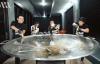 Dalam video tersebut, Fuji dan Thariq saling beradu rayuan dan gombalan. (Foto: Youtube AH)