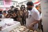 Airlangga Hartarto meresmikan Pasar Pulung Kencana di Kabupaten Tulang Bawang Barat yang baru dibuka kembali setelah renovasi. (Foto: MNC Media)
