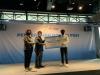 DNR Corporation Donasi 100 Enovid untuk Timnas. (Foto: Azhfar Muhammad/MPI)