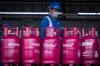 Harga Gas Nonsubsidi Dipatok Rp200 Ribu, Pedagang: Ngerepotin Konsumen. (Foto: MNC Media)