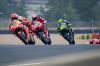 Jelang MotoGP Mandalika 2023, Maverick Vinales dan Aleix Espargaro Sempatkan Fans Meeting di Lombok.(Foto: MNC Media)