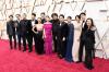 Sepulang dari ajang Oscars kemarin, beberapa artis Hollywood diketahui mendapat sebuah tas oleh-oleh sebagai hadiah tambahan baik pada pemenang piala.