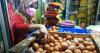 Harga Telur Ayam Naik Jadi Rp27 Ribu per Kilogram, Pedagang: Banyak yang Kaget (FOTO:MNC Media)