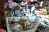 Masih Jual Minyak Goreng Curah Harga HET, Keuntungan Pedagang Tipis. (Foto: MNC Media)