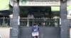 Akbar saat melihat sekolah. Akbar terpaksa putus sekolah akibat kondisi ekonomi keluarga. (Foto: ACT)
