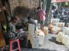 Bunda! Stok Minyak Goreng di Gresik Melimpah, Pembelian Maksimal 2 Kilogram  (FOTO:MNC Media)