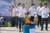 Mendag Zulhas Musnahkan Pakaian Bekas Impor Senilai Rp8,5 Miliar. (Foto: Advenia Alisabeth/MNC Media)