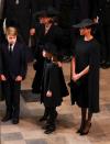 Hadiri Pemakaman Ratu Elizabeth II, Meghan Markle Pakai Cape Dress Hitam Rp24 Juta (FOTO:Dok Vogue.com)