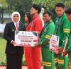 Gubernur Khofifah Beri Bonus hingga Rp750 Juta kepada Atlet Jatim. (Foto: Istimewa).