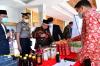 Wapres Tinjau Produk Halal hingga Bagikan Bantuan Modal Rp465 Juta saat Kunjungan ke Bengkulu. (Foto: Biro Pers Setwapres)