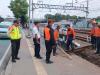 KAI Tutup 8 Titik Perlintasan Liar di Ruas Jatinegara-Bekasi hingga Mei 2023. (Foto: MNC Media)