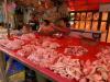 Ayam Potong Makin Mahal, Pedagang Keluhkan Pasokan yang Terbatas. (Foto: Advenia/MNC Media)