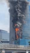 Gedung K-Link di Gatot Subroto Jakarta Terbakar, 18 Mobil Damkar Diterjunkan. (Foto: Instagram @jktinfo)