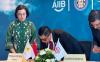 Menkeu Sri Mulyani Indrawati menyaksikan penandatanganan Letter of Intent (LoI) komitmen AIIB menambah pembiayaan transisi energi senilai USD870 juta.