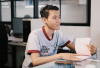 Kisah sukses Pengusaha Muda, Tamatan SD Berhasil Raup Cuan Miliaran dari Bisnis Kamera. (Foto: YouTube/Naik Kelas)