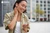 Mau Dengerin Musik Favorit? Simak Dulu Perbedaan TWS, Earbuds dan Earphone Ini (foto: MNC Media)