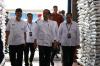 Jokowi Bagi Bansos Beras 10 Kg di Padang Sumatera Barat. (Foto: MNC Media)