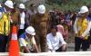 Presiden Jokowi meninjau perbaikan jalan di Kabupaten Lampung Tengah. Dia meminta agar perbaikan selesai di bulan Desember 2023. (Ira Widyanti/MPI)