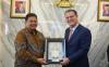 Menteri Koordinator Bidang Perekonomian Airlangga Hartarto melakukan pertemuan dengan Menteri Pertanian Brazil, Carlos Fávaro.
