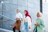 Tutorial Mengenakan Hijab Square Simpel Lengkap, Praktis dan Nggak Ribet. Foto: MNC Media.