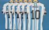 Satu set jersey Tim Nasional Argentina bekas milik Lionel Messi akan dilelang. (DailyMail)