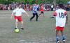 Presiden Jokowi bermain sepak bola bersama  pelajar  di Kabupaten Biak Numfor, Provinsi Papua, Rabu (22/11/2023) (Foto: Setkab)