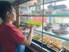 Cabai Dijual Rp120 Ribu per Kg, Pedagang Warteg Menjerit Minta Harga Turun. (Foto: Yohanes/MNC Media)