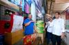 Jokowi Cek Harga Kebutuhan Pokok di Pasar Rogojampi Banyuwangi. (Foto: Biro Pers Setpres)