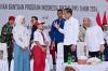 Jokowi Serahkan Bantuan PIP Rp450 Ribu-Rp1,8 Juta ke Para Siswa di Magelang. (Foto: Biro Pers Setpres)
