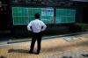 Bursa Asia Anjlok, Babak Baru Tarif AS Picu Ketidakpastian Ekonomi Global. (Foto: Reuters)