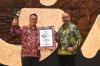 Smartfren Raih Indonesia Green Awards 2024 Lewat Program eSIM dan Edukasi Lingkungan Bebas Sampah. Foto: MNC Media.