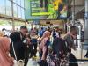 Stasiun di Jakarta Mulai Dipadati Pemudik Pilih Pulang Kampung Lebih Awal. (Foto Carlos Roy/MPI)