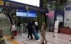 Penumpang kereta api yang akan mudik di Stasiun Gambir  mulai terlihat  (Carlos Roy Fajarta Baru/MPI)