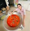 Diprotes Netizen Masak Pakai LPG Subsidi 3 Kg, Ini Klarifikasi Prilly Latuconsina (foto instagram @prillylatuconsina96)