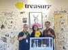 MNC Life dan Treasury Eksis Di Pameran Seni, Berikan Literasi Investasi Digital Masa Depan. (Foto: MPI/Wiwie Heryani)