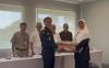 Bea Cukai akhirnya menyerahkan alat bantu pembelajaran untuk siswa tunanetea milik SLB-A Pembina Tingkat Nasional Jakarta.