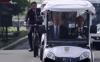 Presiden Jokowi mengajak Gubernur Jenderal Australia David Hurley berkeliling Kebun Raya Bogor (Setkab)