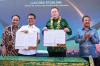 Beda Sikap Elon Musk soal Starlink dan Tesla di Indonesia. (Foto: Instagram Menteri Kesehatan Budi Gunadi Sadikin/@bgsadikin)