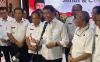 Ketua Wantimpres Wiranto ikut memantau pelaksananaan uji coba Makan Bergizi Gratis di SDN 4 Sukasari, Kota Tangerang. (Foto: MNC Media)
