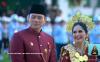 Menteri Agraria dan Tata Ruang RI, Agus Harimurti Yudhoyono atau AHY dan istri Annisa Pohan mendapatkan sepeda dari Presiden Jokowi. (Setkab)