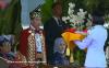 Presiden Jokowi mengenakan pakaian adat Banjar, Kalimantan Selatan saat memimpin upacara penurunan bendera di HUT ke-79 RI di IKN. (Foto: Setkab)