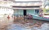 Banjir masih merendam dua desa terdampak di Kabupaten Sanggau, Kalbar. (BNPB)