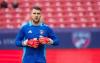 Perbandingan Harga Maarten Paes vs Kiper Australia Matthew Ryan. (FOTO: MNC MEDIA)