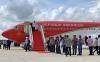 Presiden Jokowi untuk pertama kalinya mendarat dengan pesawat kepresidenan Boeing 737-800, di Bandara Nusantara, IKN, Kaltim. (Binti Mufarida/MPI)